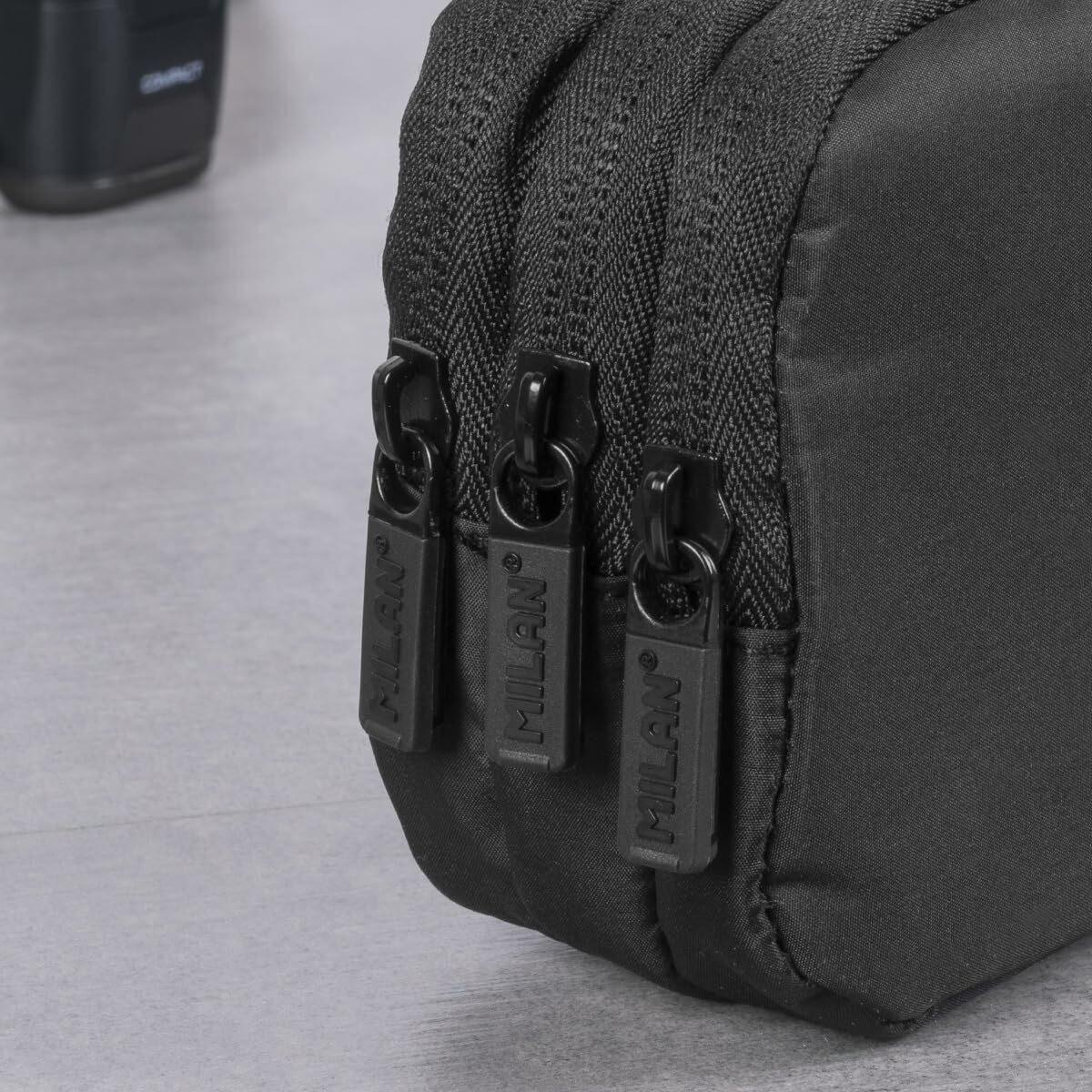 V4HD96FD932F6F14CD2F9076D188864AFC4R6286361P6