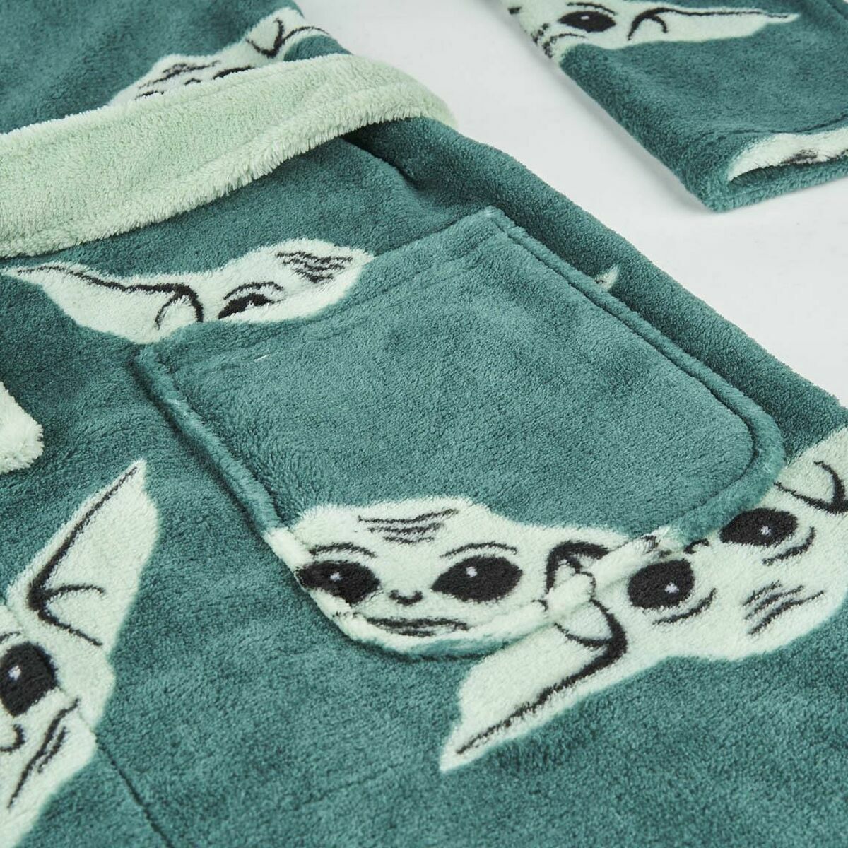 V13H3BAF2935A30C6AD4DF15106DE7CC3200R4886443P2