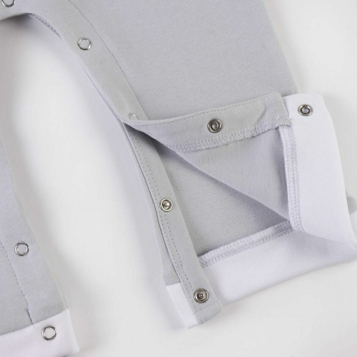 V16HACD623CB6CE11D0899EB3F79D69F9D35R7133680P3